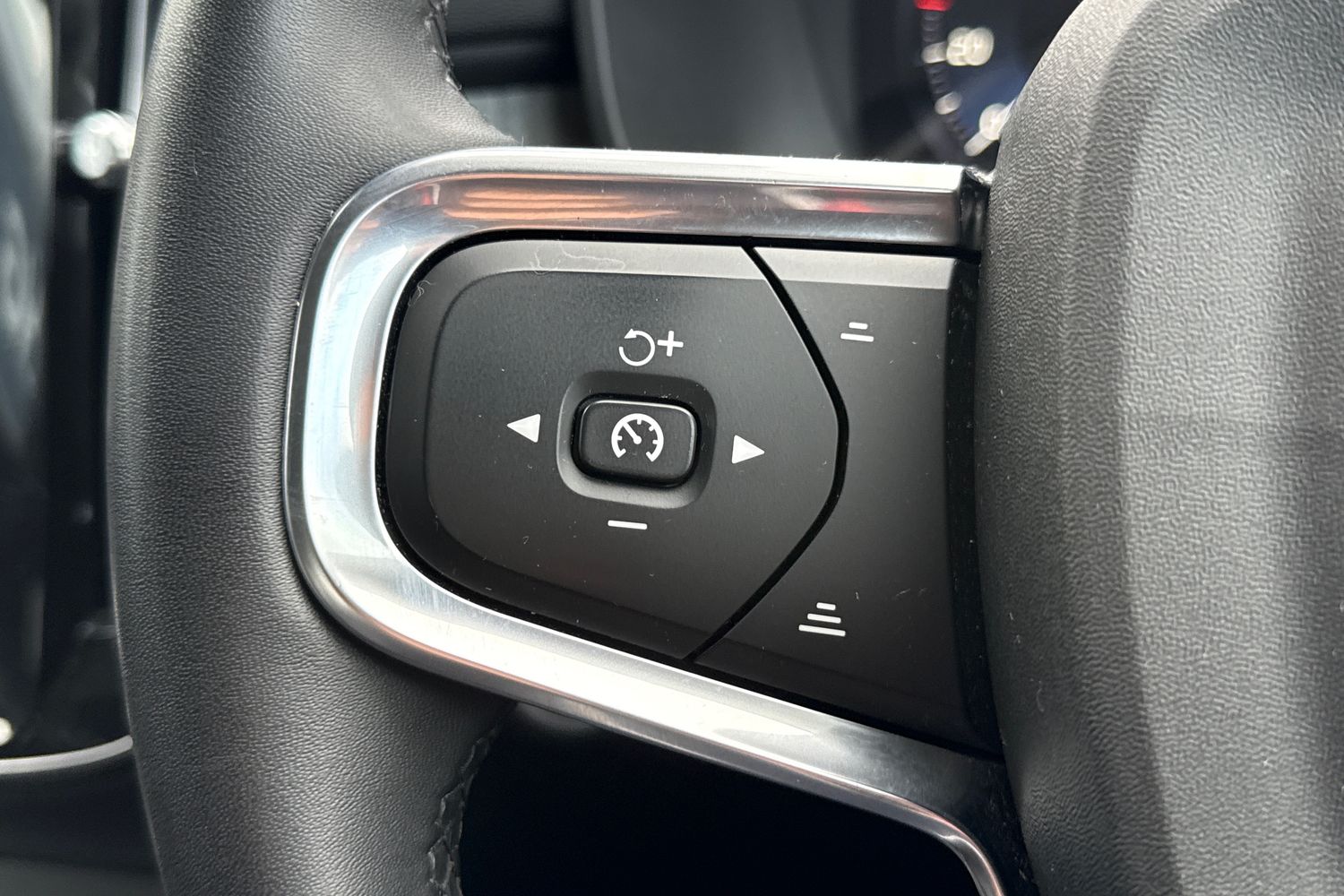 Used Volvo XC40 2022 for sale - 76334407: Photo 39