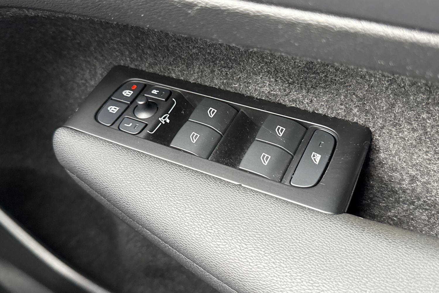 Used Volvo XC40 2022 for sale - 76334407: Photo 40