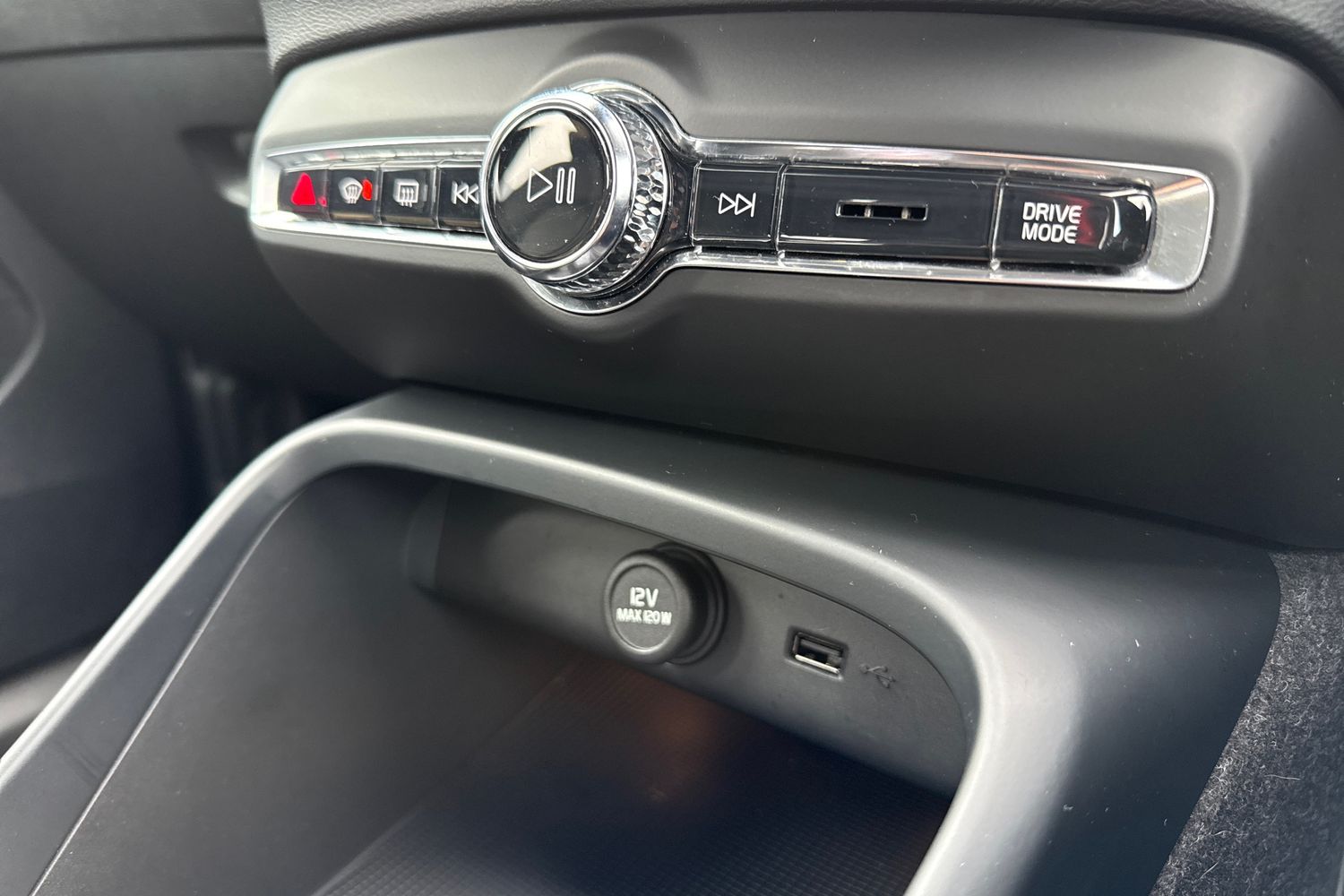 Used Volvo XC40 2022 for sale - 76334407: Photo 46