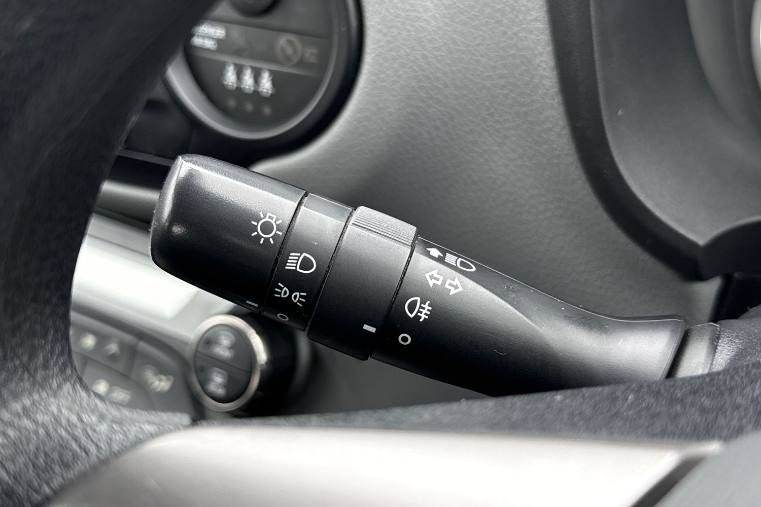 Used Toyota Yaris 2016 for sale - 77996546: Photo 37