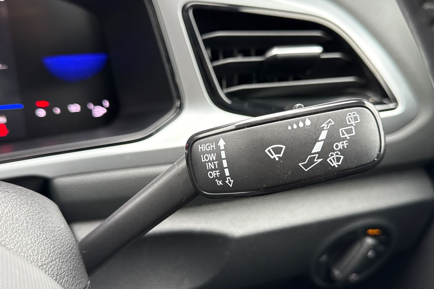 Used Volkswagen T-Roc 2023 for sale - 78189993: Photo 41