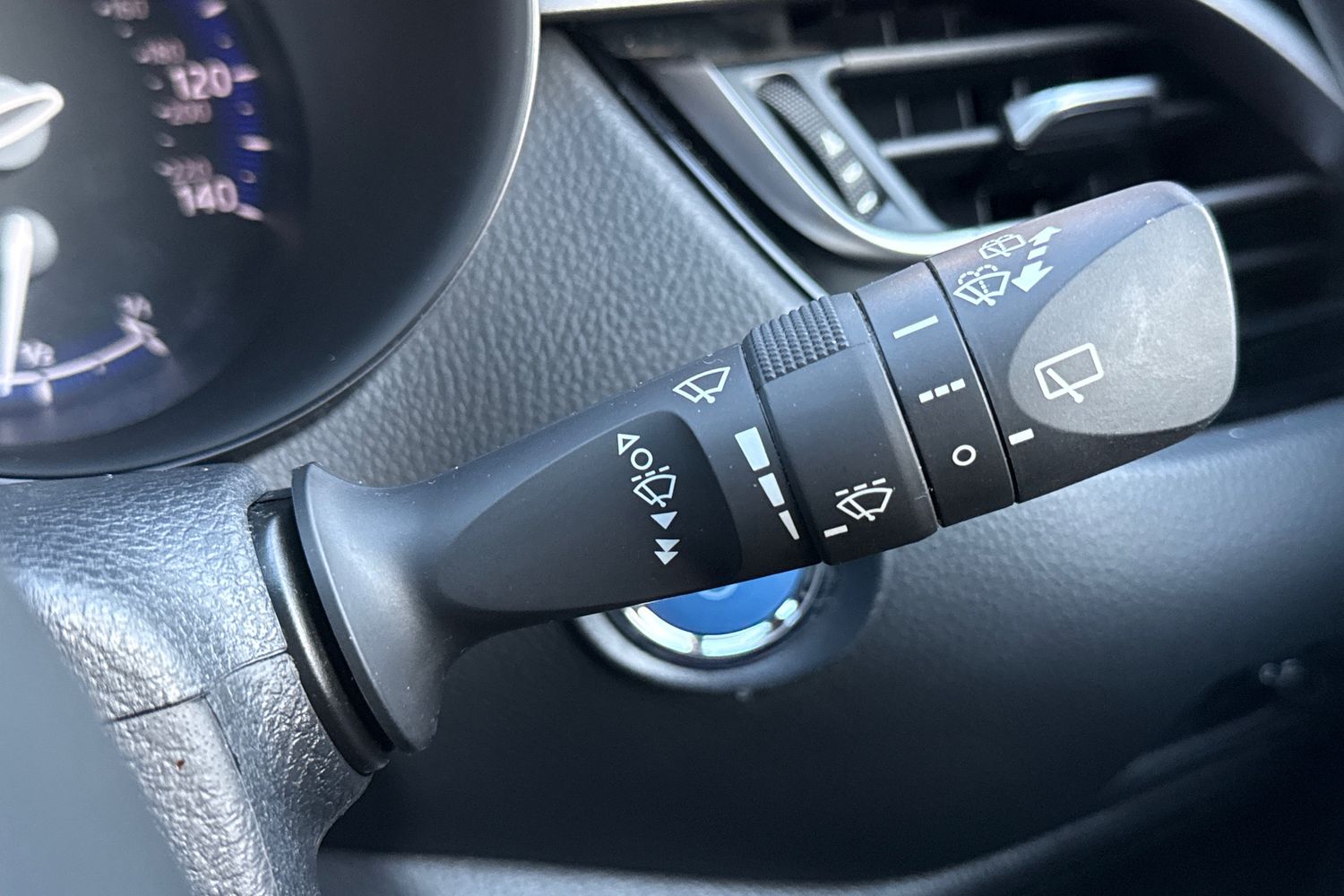 Used Toyota C-HR 2022 for sale - 77135365: Photo 40