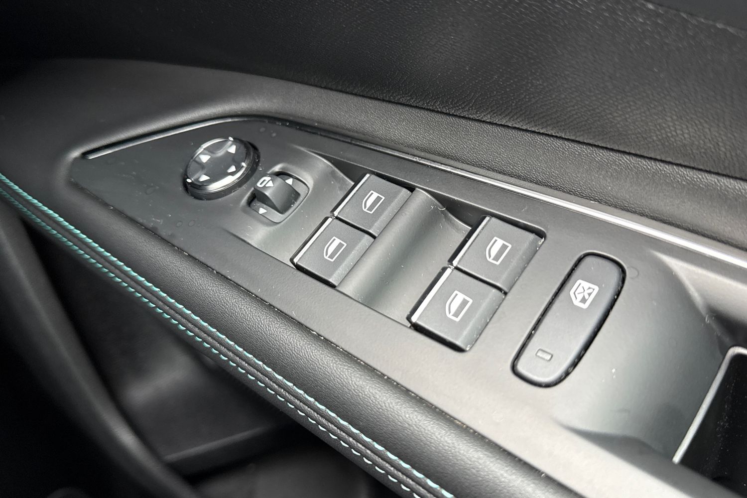 Used Peugeot 5008 2023 for sale - 77494110: Photo 42