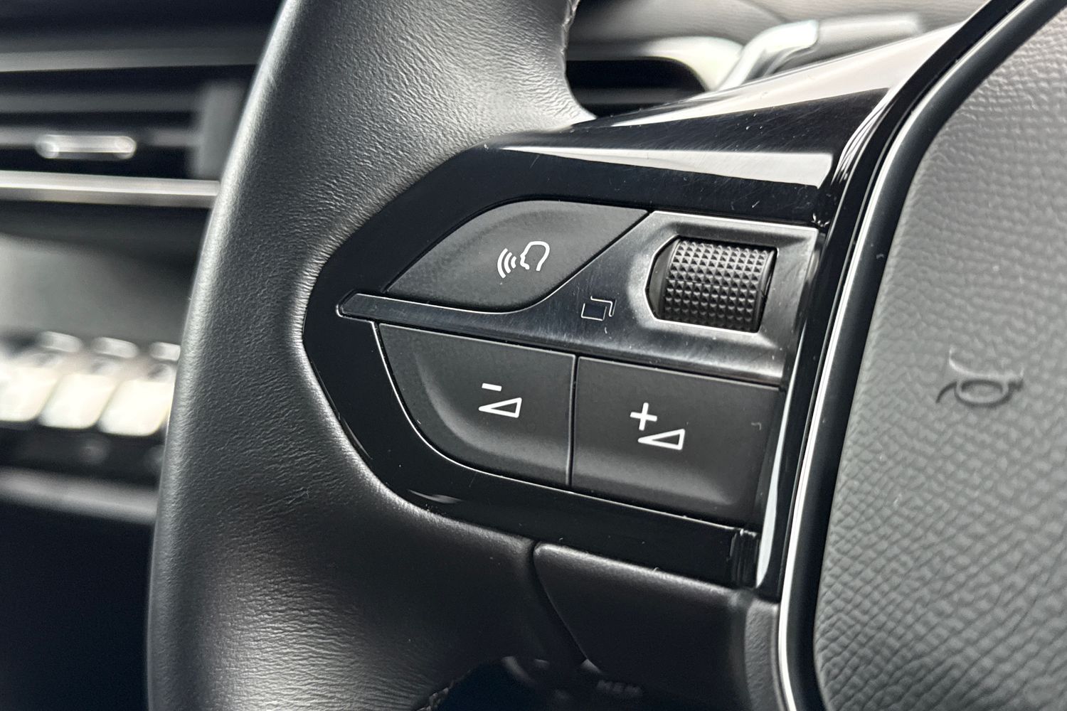 Used Peugeot 5008 2023 for sale - 77494110: Photo 45