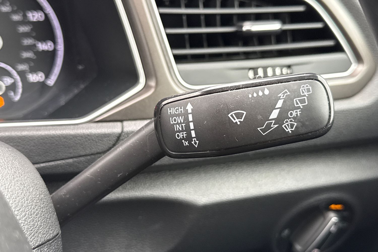 Used Volkswagen T-Roc 2018 for sale - 77849401: Photo 35