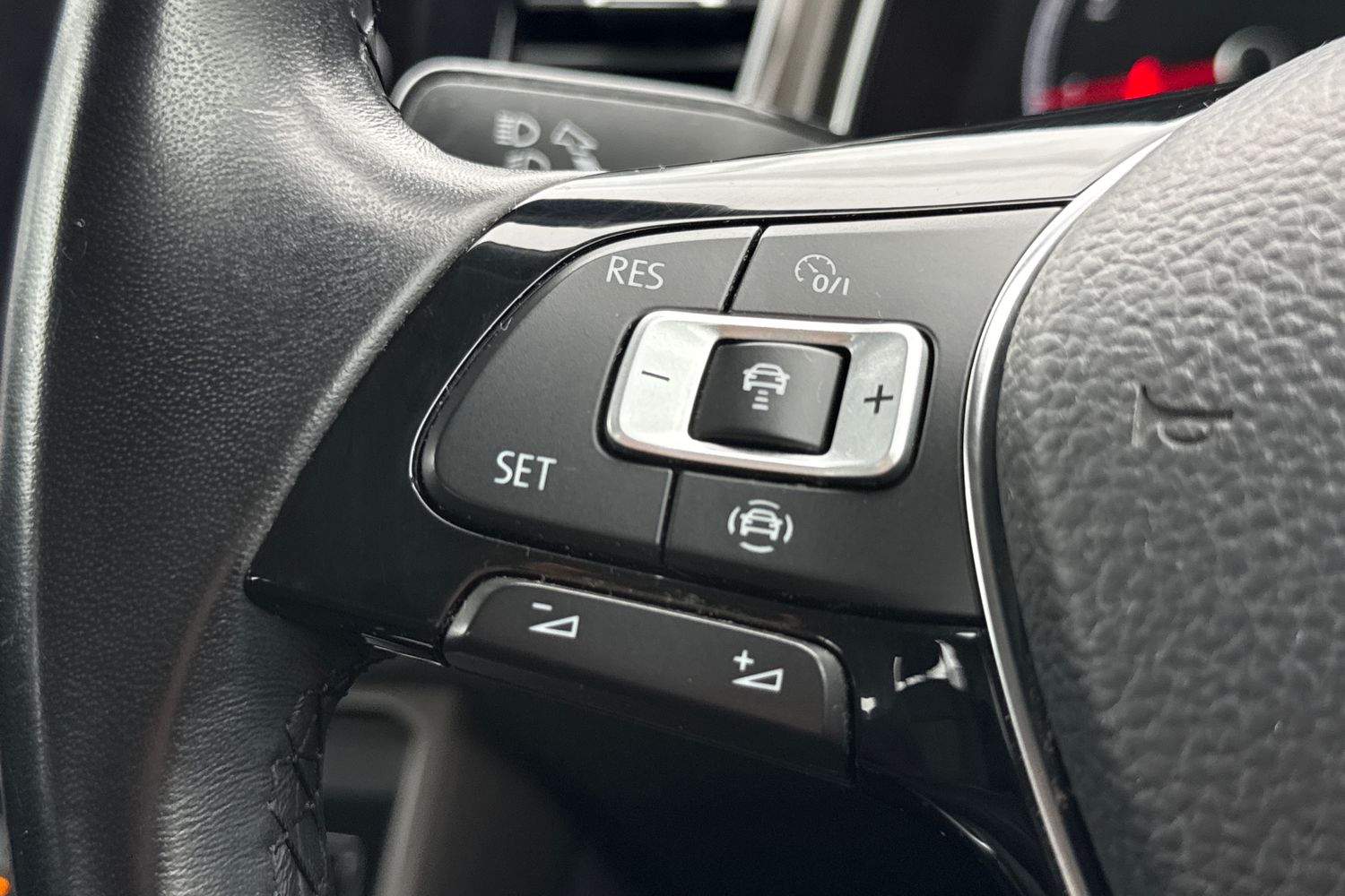 Used Volkswagen T-Roc 2018 for sale - 77849401: Photo 37