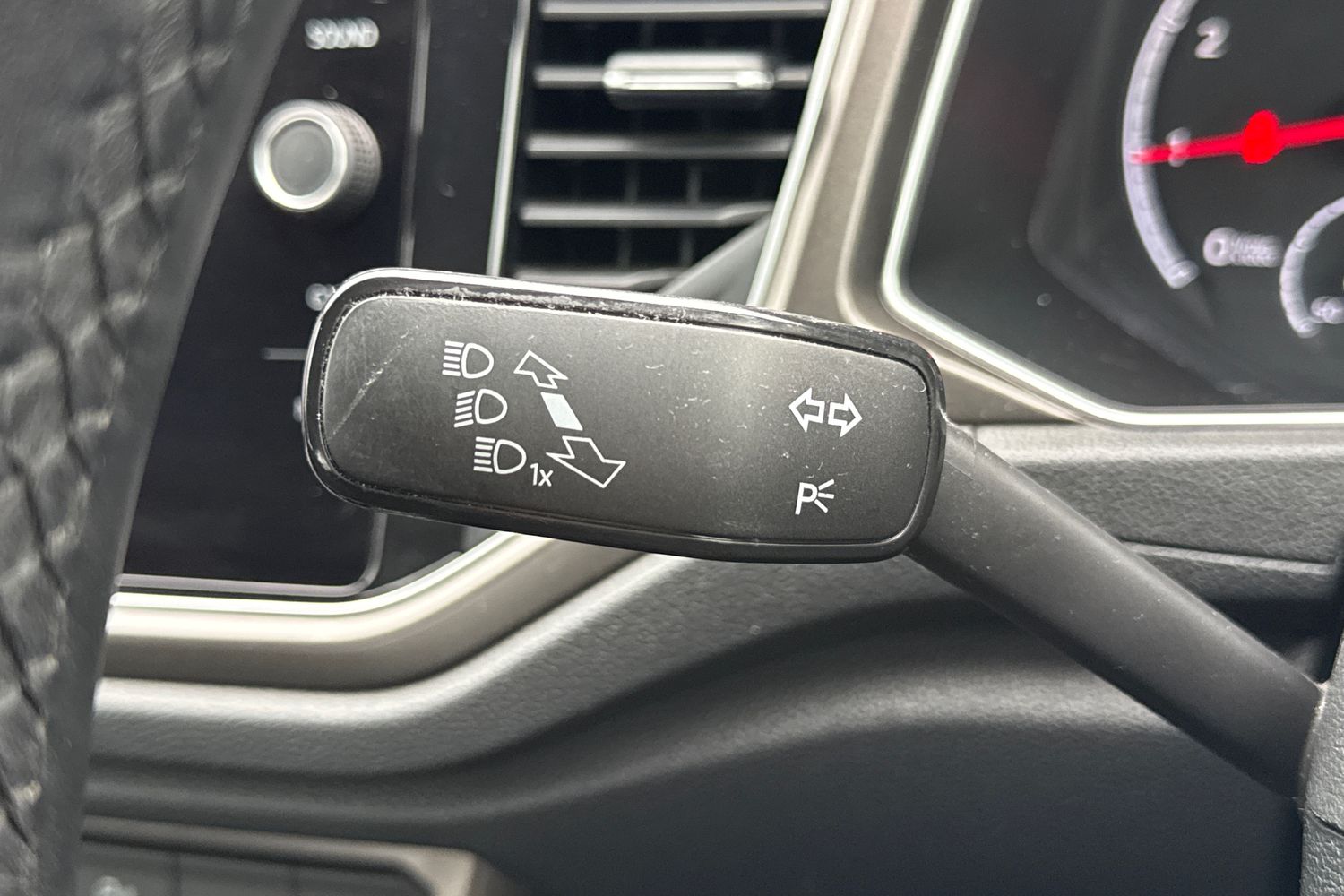 Used Volkswagen T-Roc 2018 for sale - 77849401: Photo 38