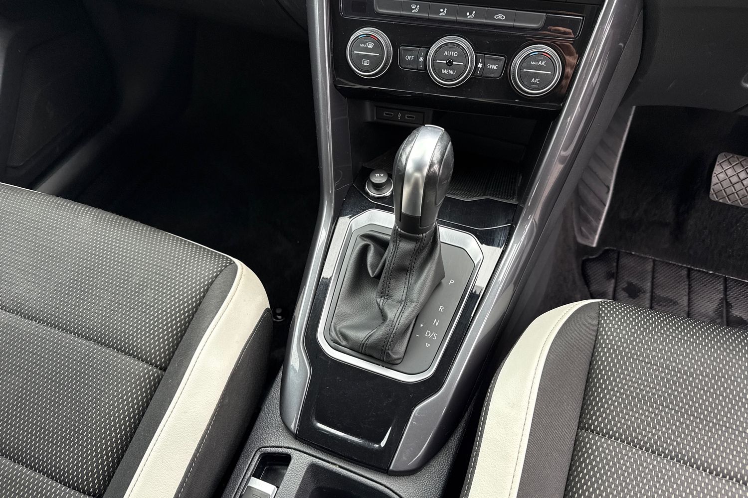 Used Volkswagen T-Roc 2021 for sale - 77779678: Photo 23