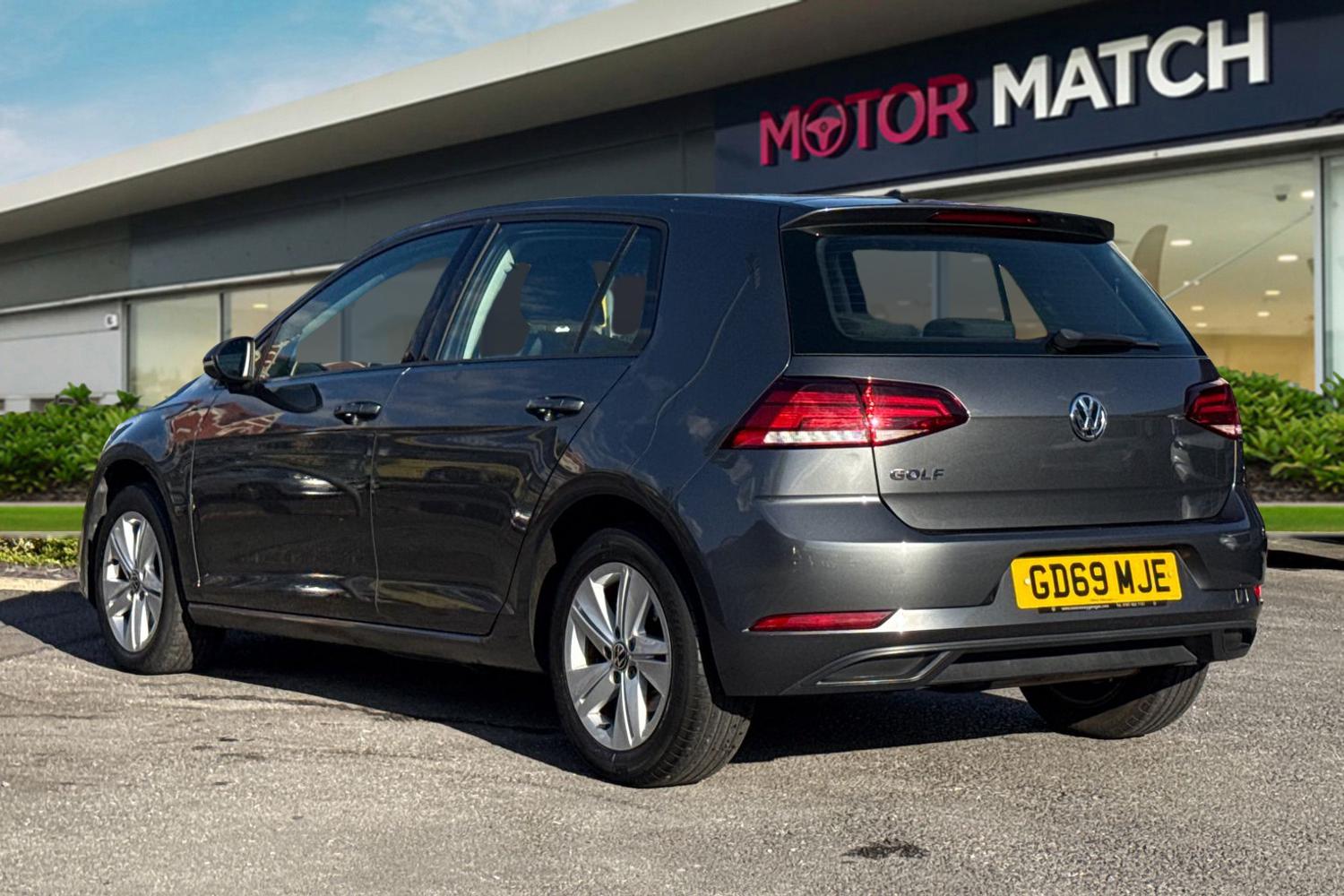 Used Volkswagen Golf 2020 for sale - 76069773: Photo 2