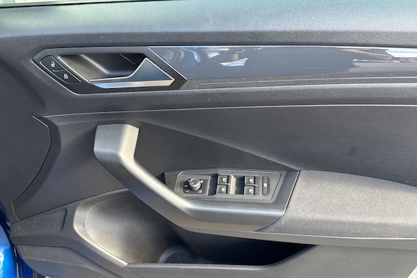 Used Volkswagen T-Roc 2018 for sale - 76047343: Photo 21