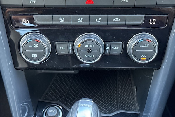 Used Volkswagen T-Roc 2018 for sale - 76047343: Photo 22