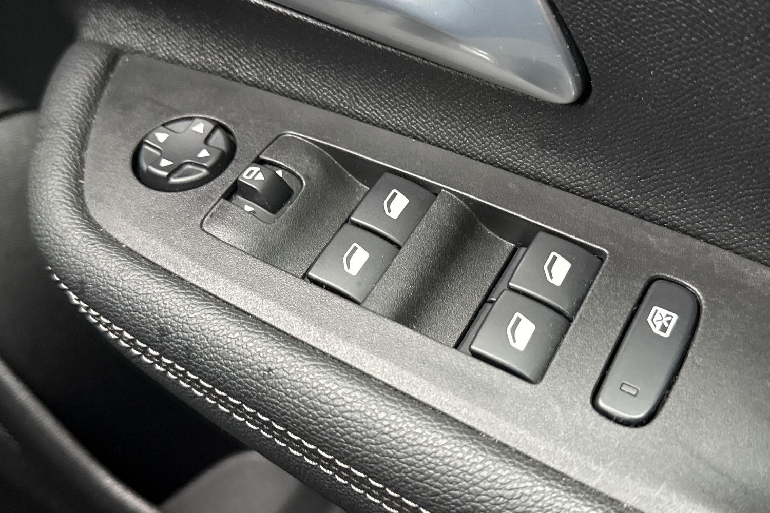 Used Vauxhall Mokka Electric 2023 for sale - 76421382: Photo 36