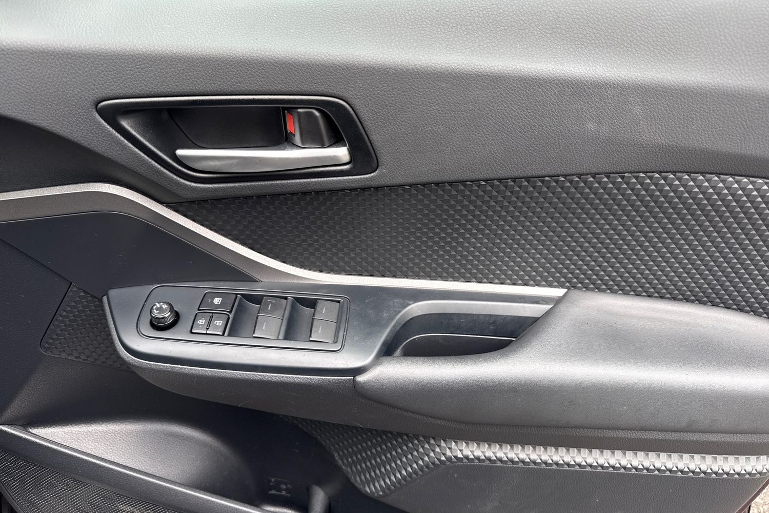 Used Toyota C-HR 2023 for sale - 78084096: Photo 21