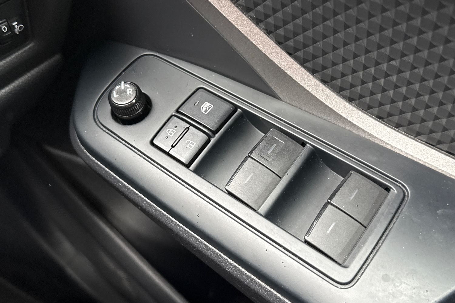 Used Toyota C-HR 2023 for sale - 78084096: Photo 35