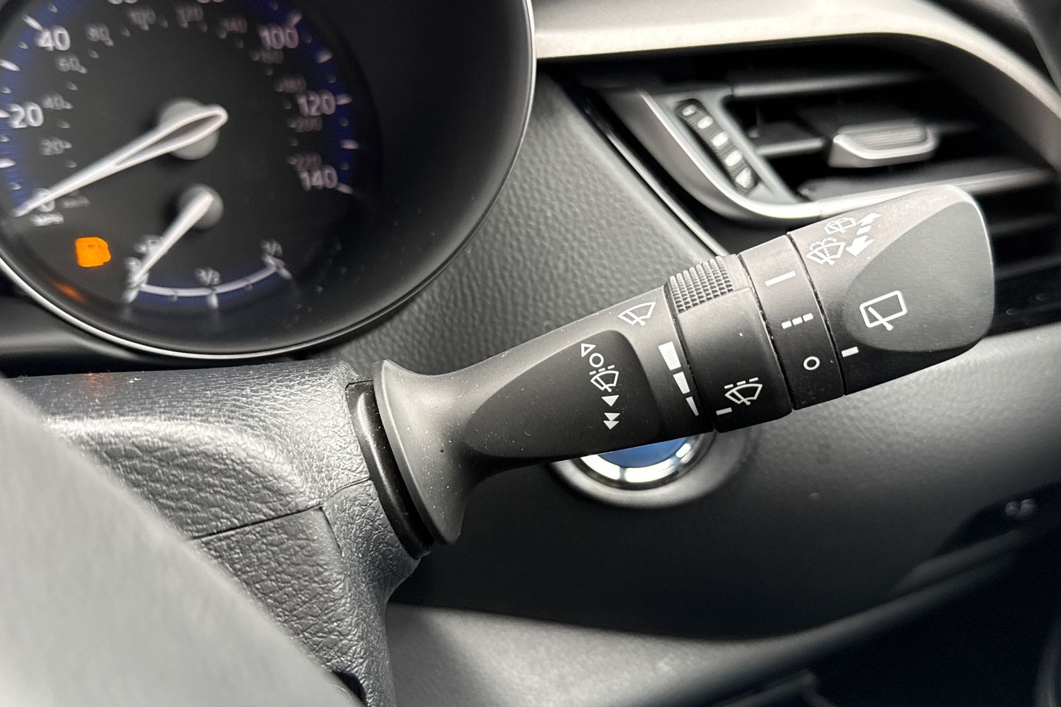 Used Toyota C-HR 2023 for sale - 78084096: Photo 40