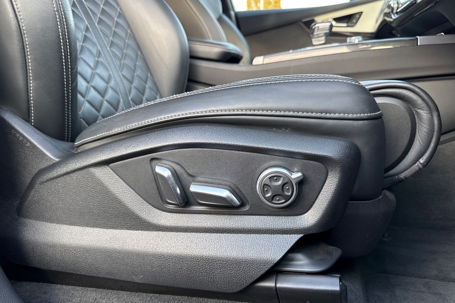 Used Audi SQ7 2017 for sale - 76495441: Photo 35