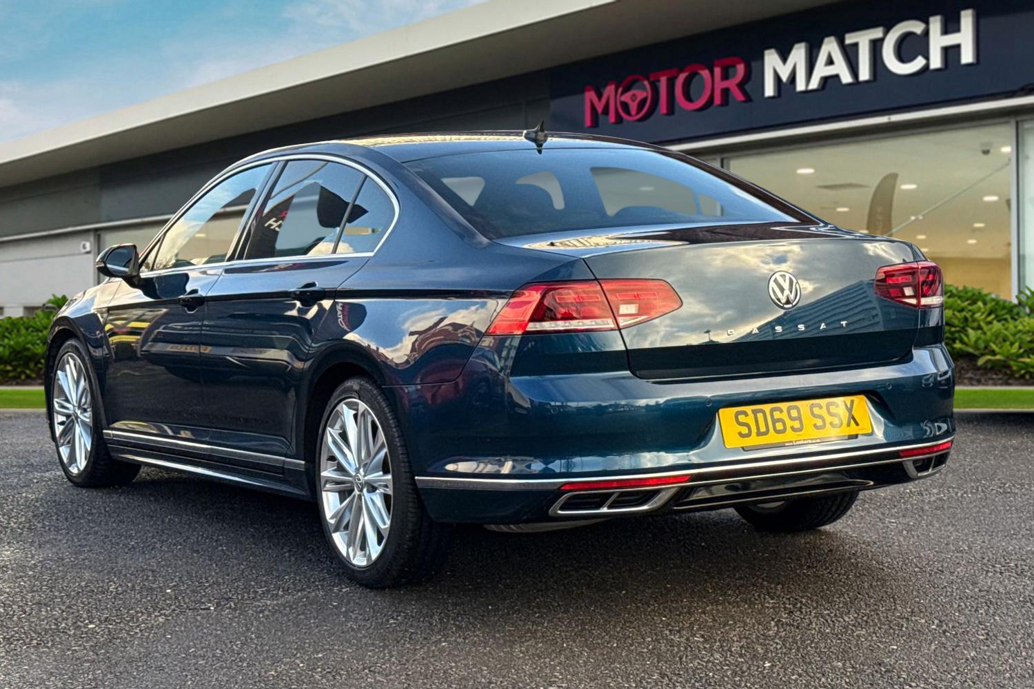 Used Volkswagen Passat 2019 for sale - 76949650: Photo 2