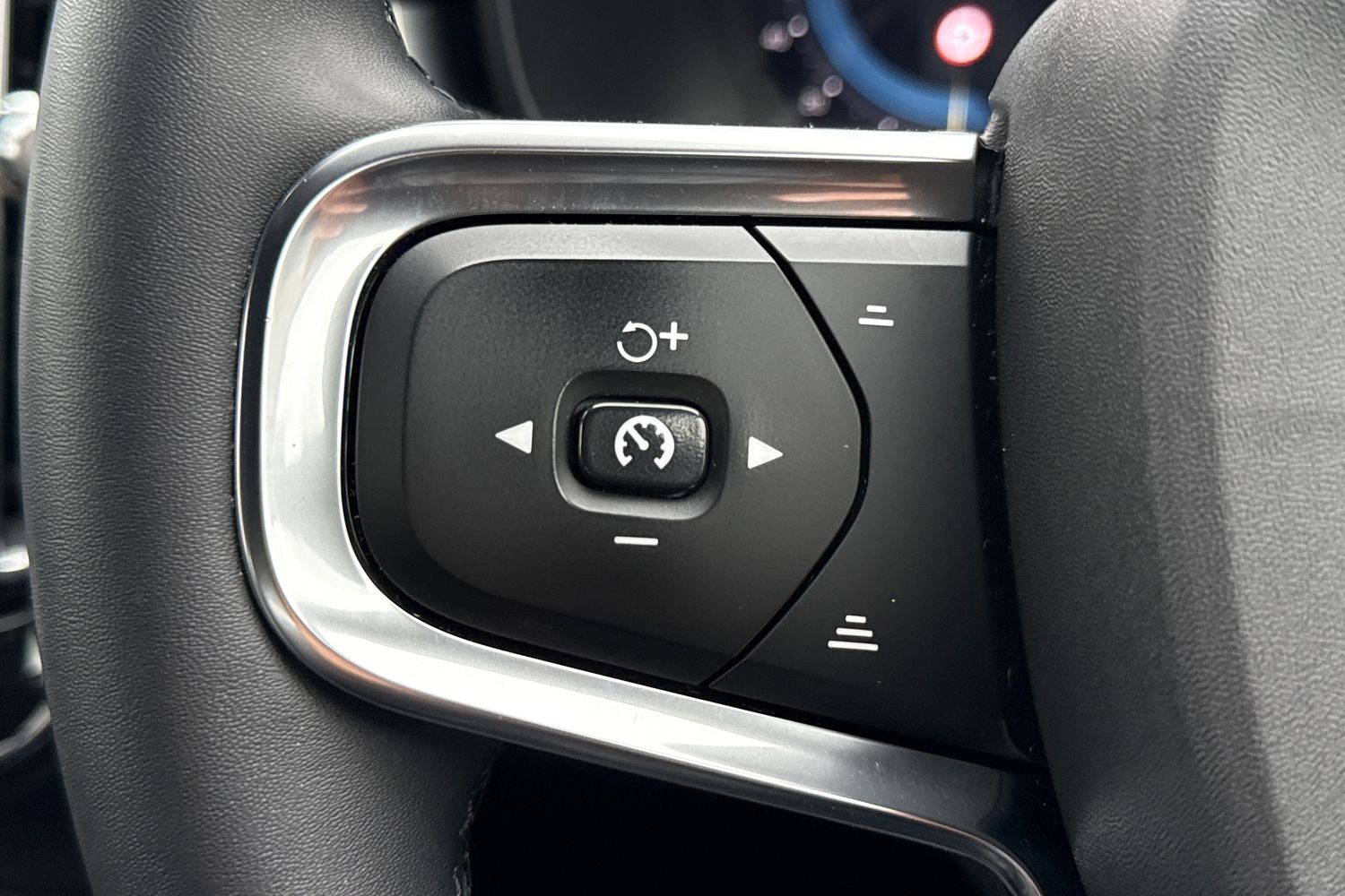 Used Volvo XC40 2022 for sale - 76274556: Photo 39