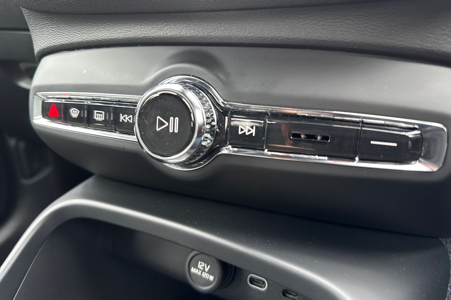 Used Volvo XC40 2022 for sale - 76274556: Photo 43