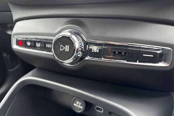 Used Volvo XC40 2022 for sale - 76274556: Photo 43