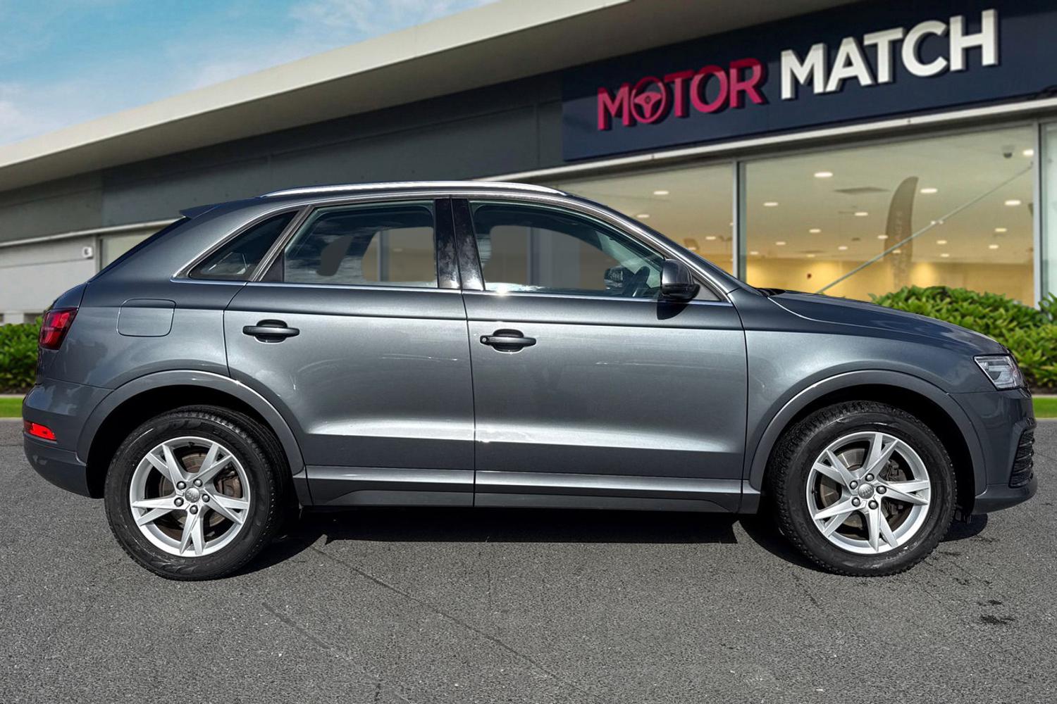 Used Audi Q3 2017 for sale - 76081996: Photo 3