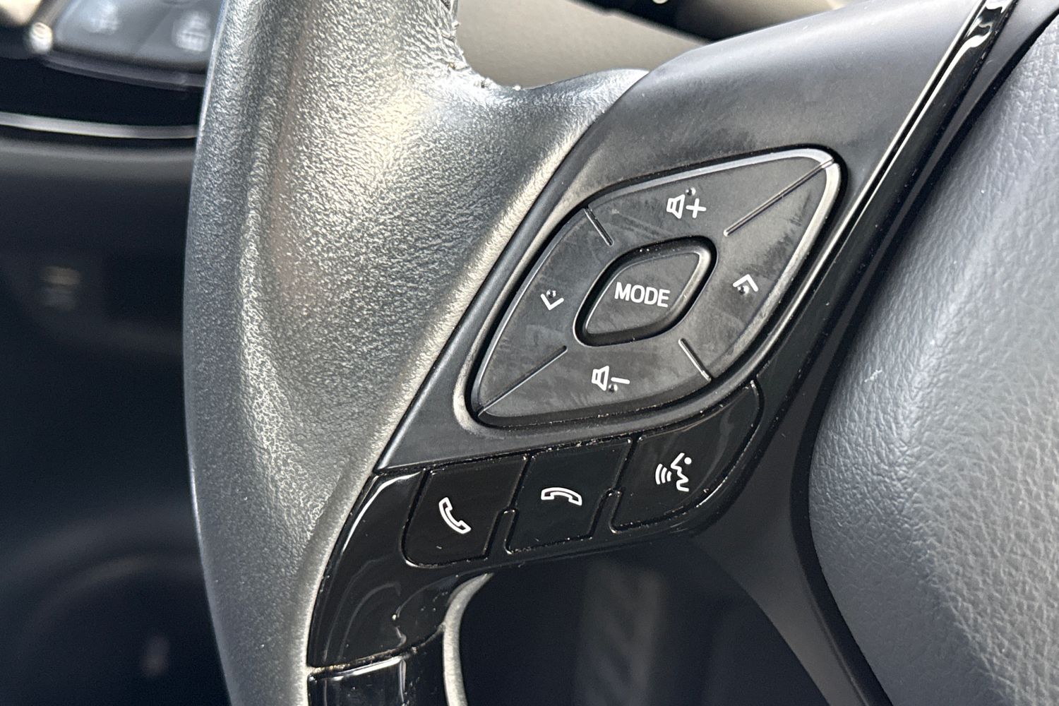 Used Toyota C-HR 2021 for sale - 76836347: Photo 44