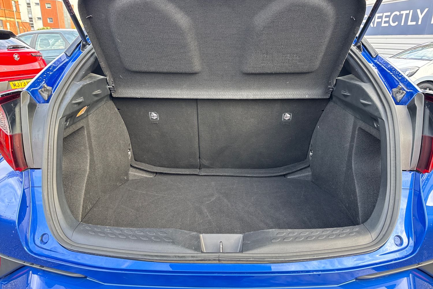 Used Toyota C-HR 2021 for sale - 76836347: Photo 7