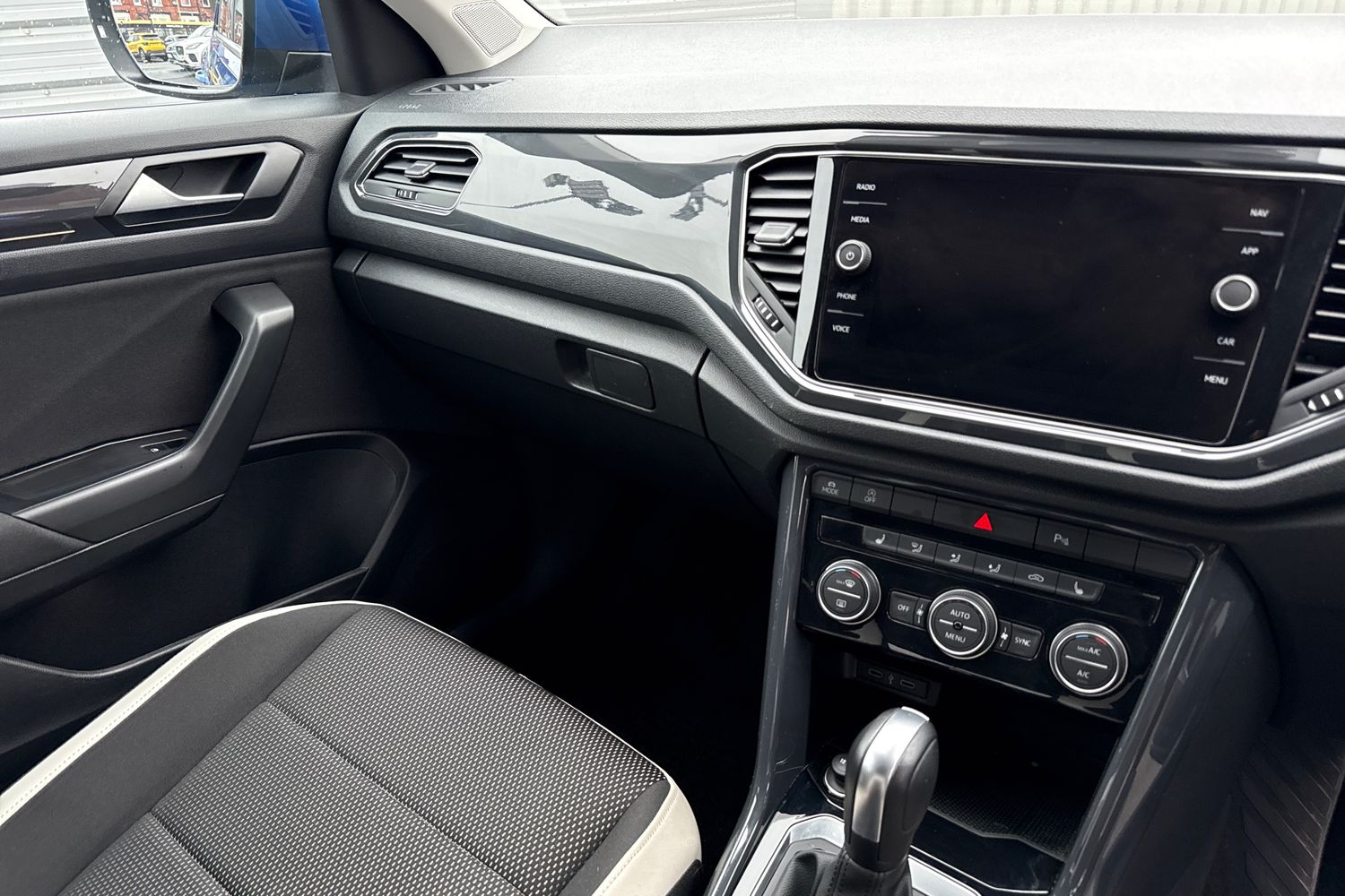 Used Volkswagen T-Roc 2021 for sale - 77520303: Photo 20