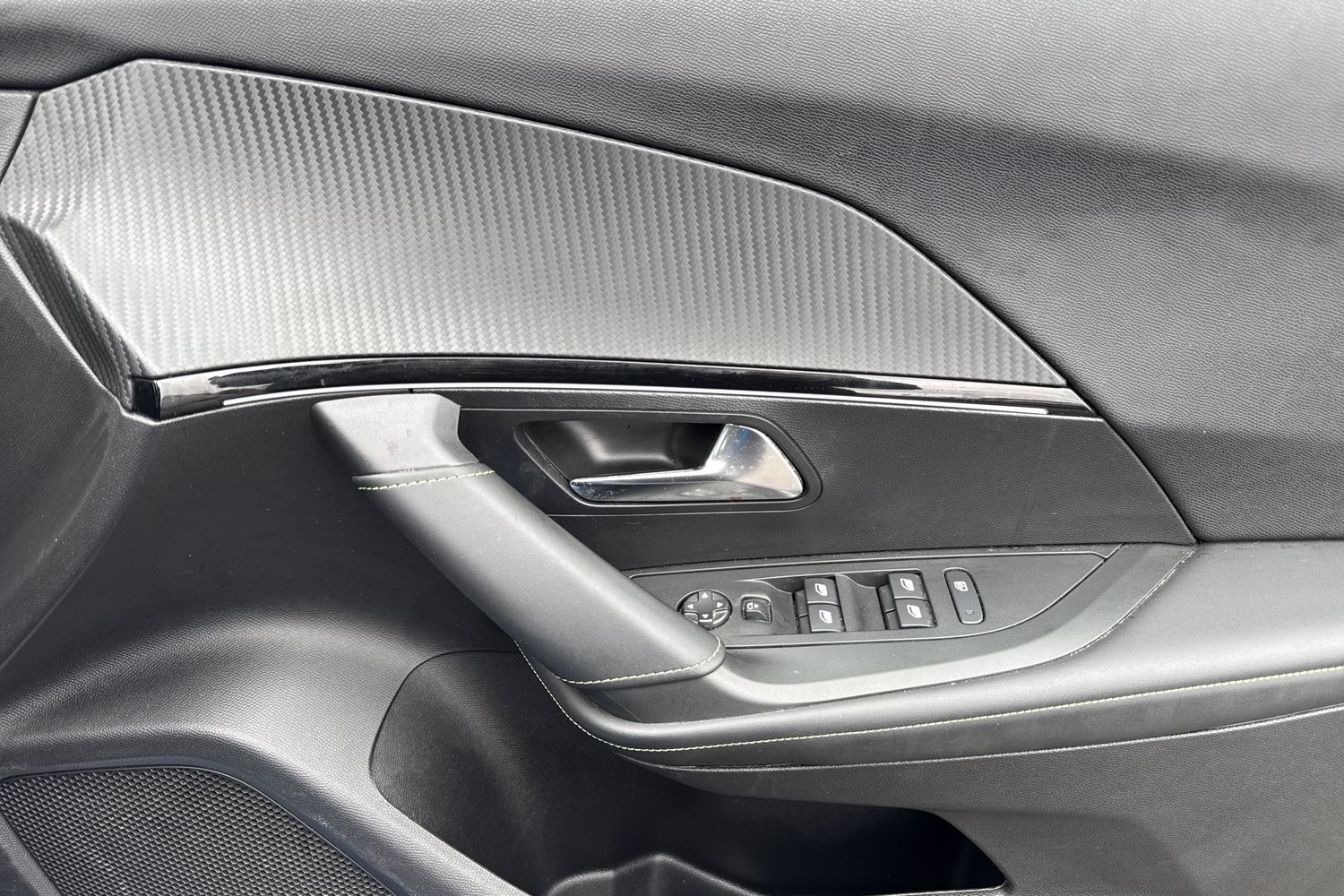 Used Peugeot E-2008 2023 for sale - 78084228: Photo 21