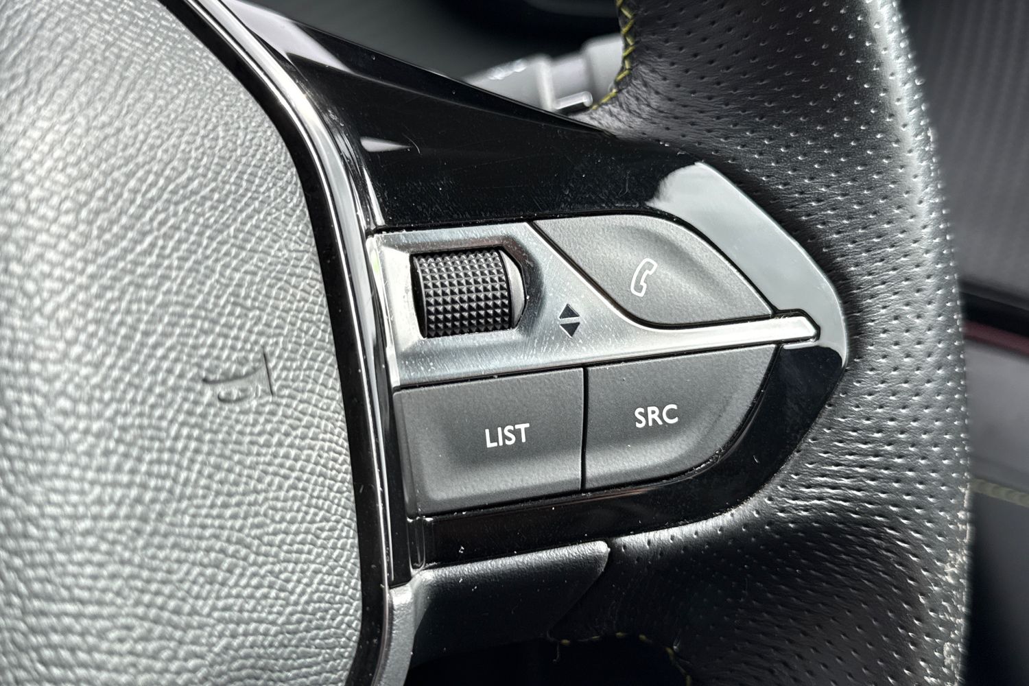 Used Peugeot E-2008 2023 for sale - 78084228: Photo 44