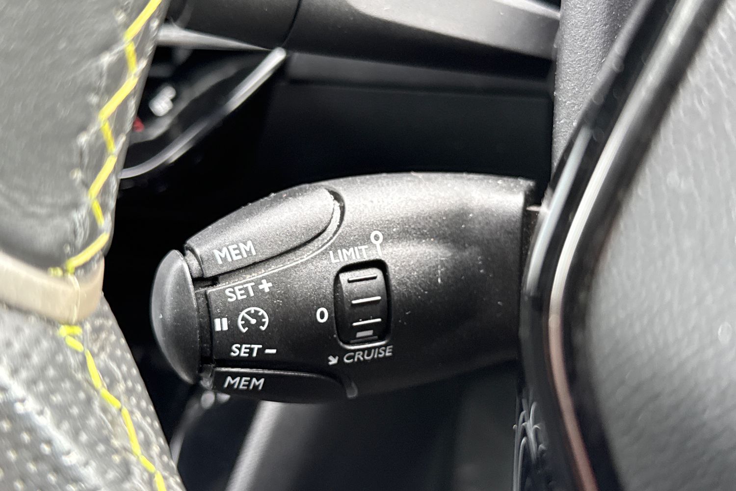 Used Peugeot E-2008 2023 for sale - 78084228: Photo 46