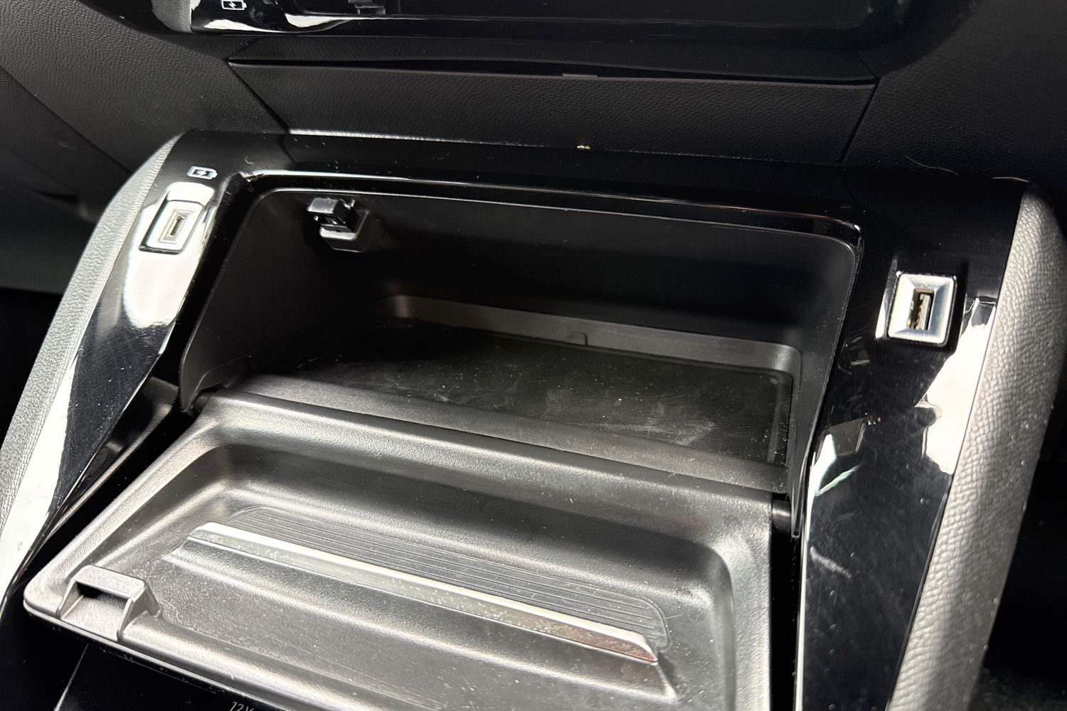 Used Peugeot E-2008 2023 for sale - 78084228: Photo 48