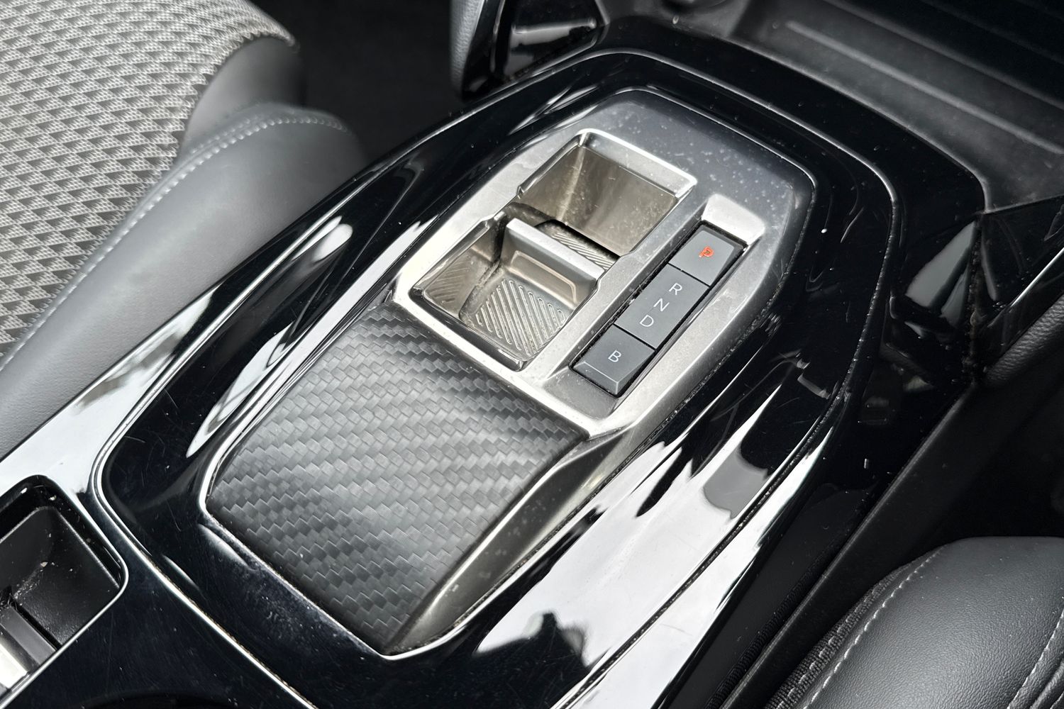 Used Peugeot E-2008 2023 for sale - 78084228: Photo 49