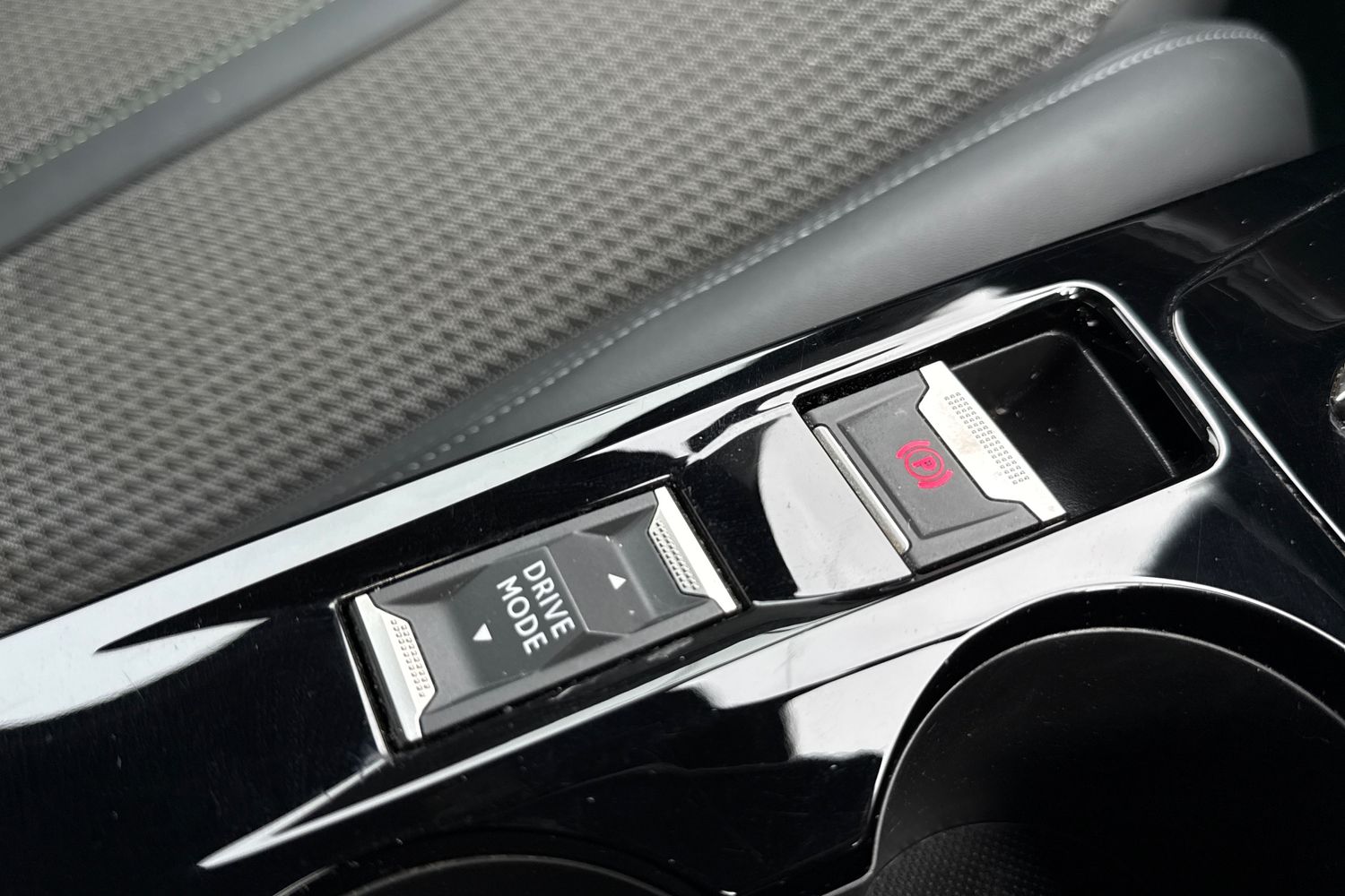 Used Peugeot E-2008 2023 for sale - 78084228: Photo 50