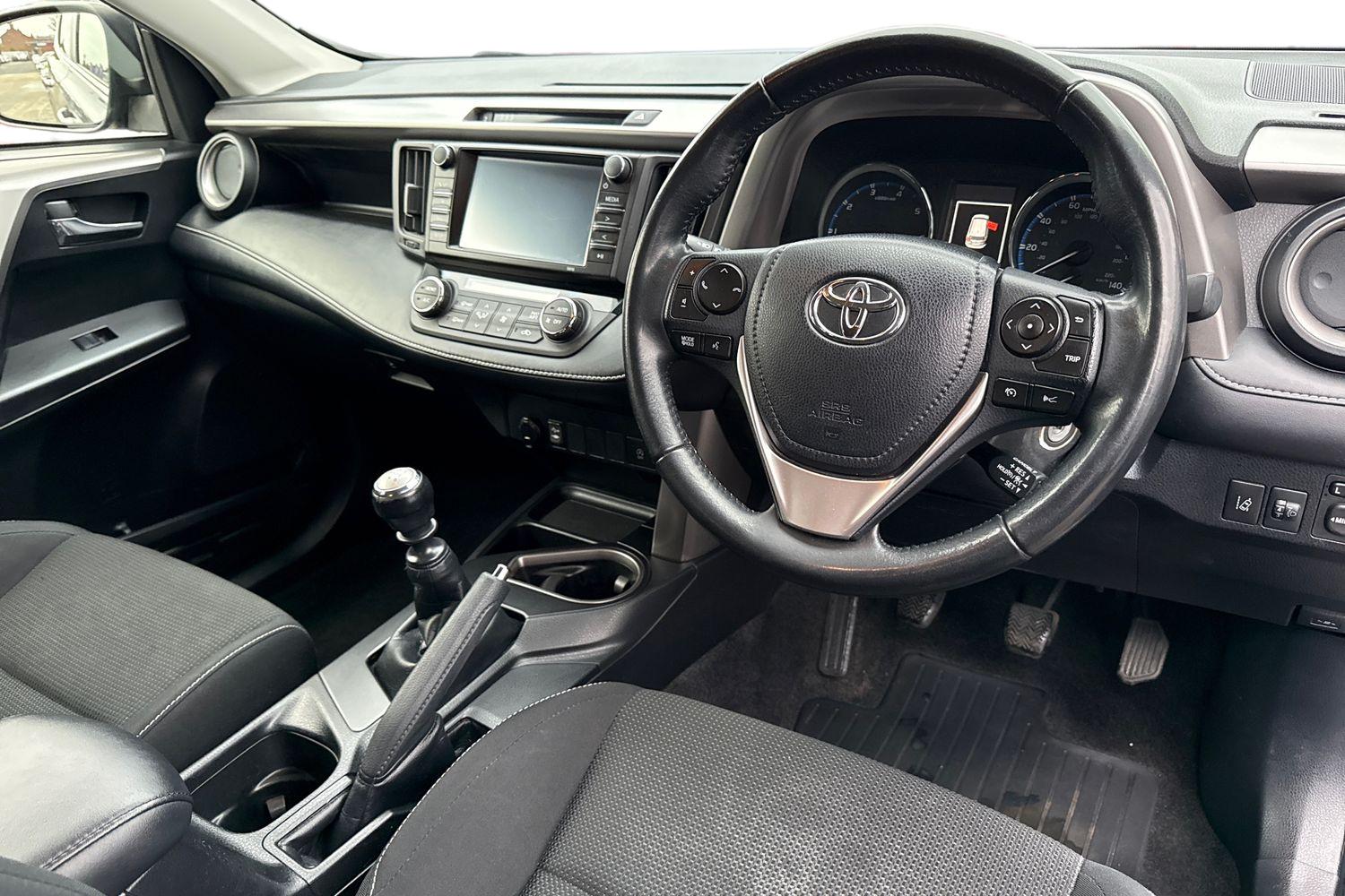 Used Toyota RAV4 2017 for sale - 77615891: Photo 18