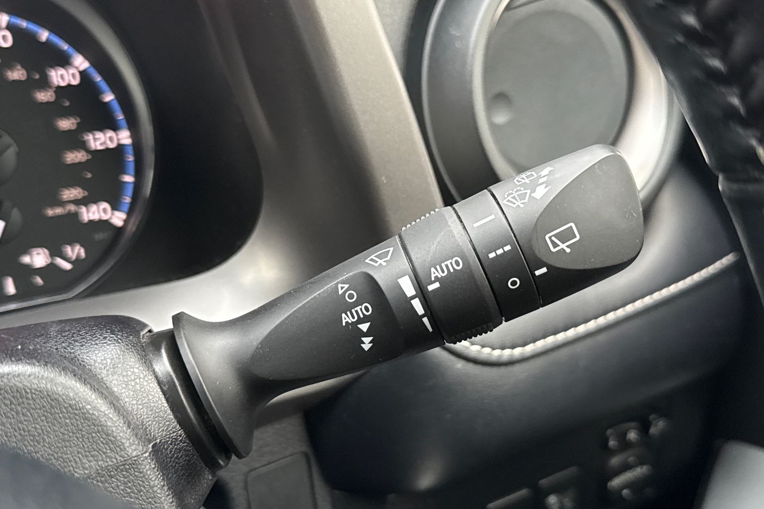 Used Toyota RAV4 2017 for sale - 77615891: Photo 38