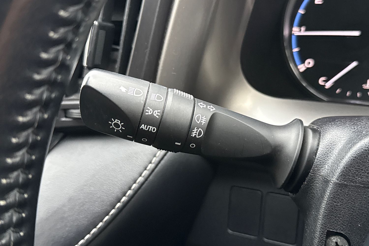 Used Toyota RAV4 2017 for sale - 77615891: Photo 41