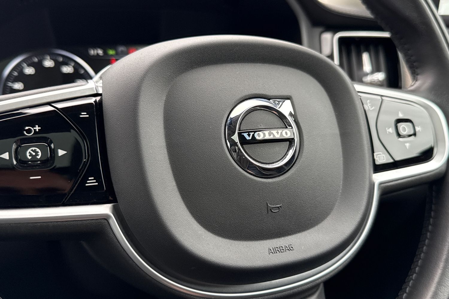 Used Volvo XC60 2020 for sale - 77862908: Photo 44