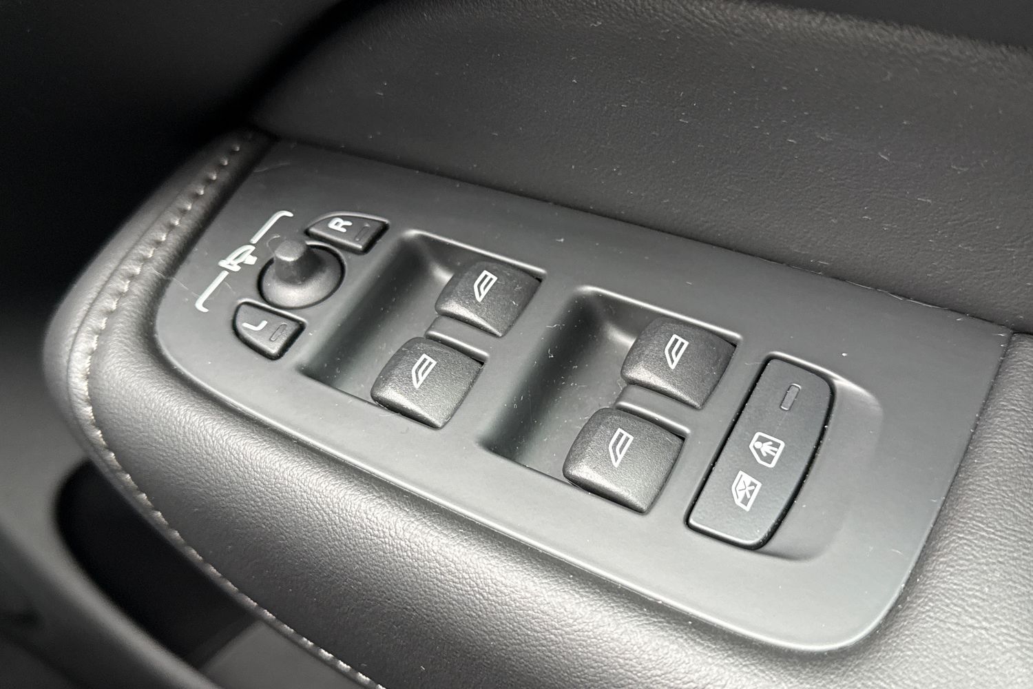 Used Volvo XC60 2020 for sale - 77862908: Photo 45