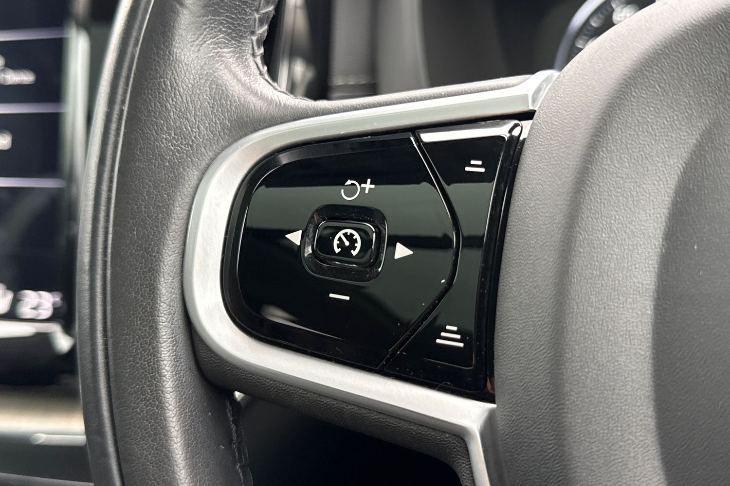 Used Volvo XC60 2020 for sale - 77862908: Photo 47