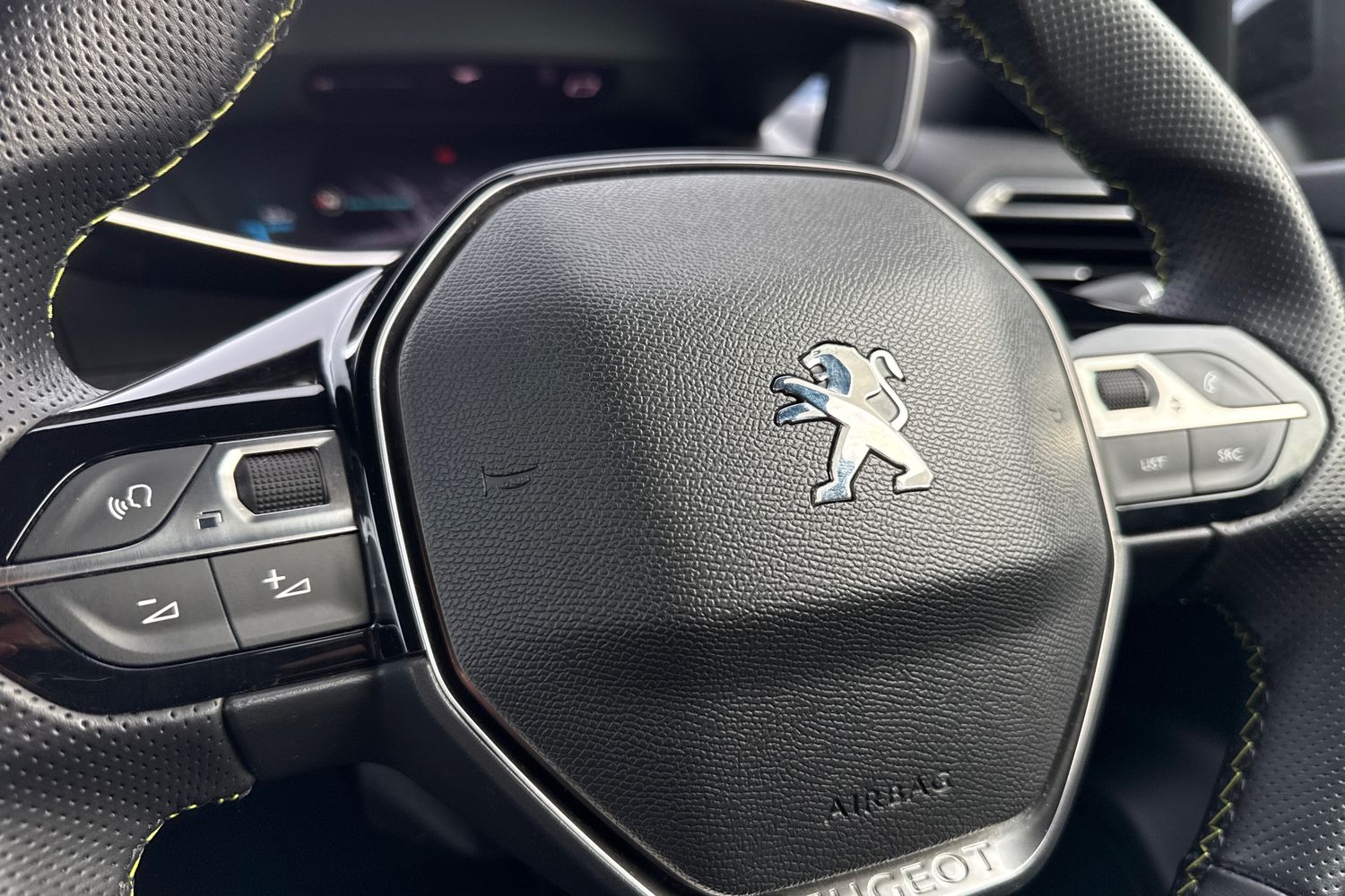 Used Peugeot 2008 2023 for sale - 77589420: Photo 54