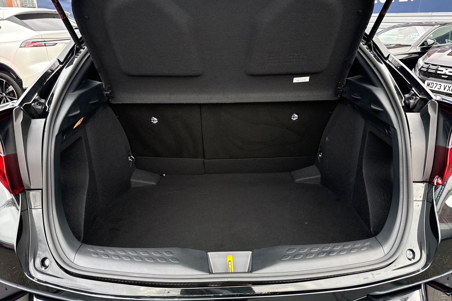 Used Toyota C-HR 2023 for sale - 77500952: Photo 7