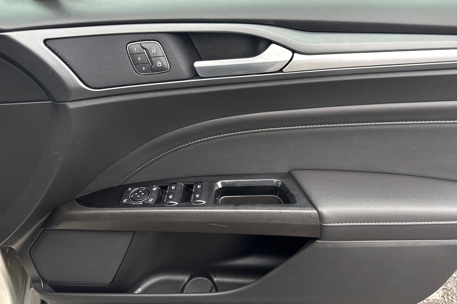 Used Ford Mondeo 2015 for sale - 76774529: Photo 21