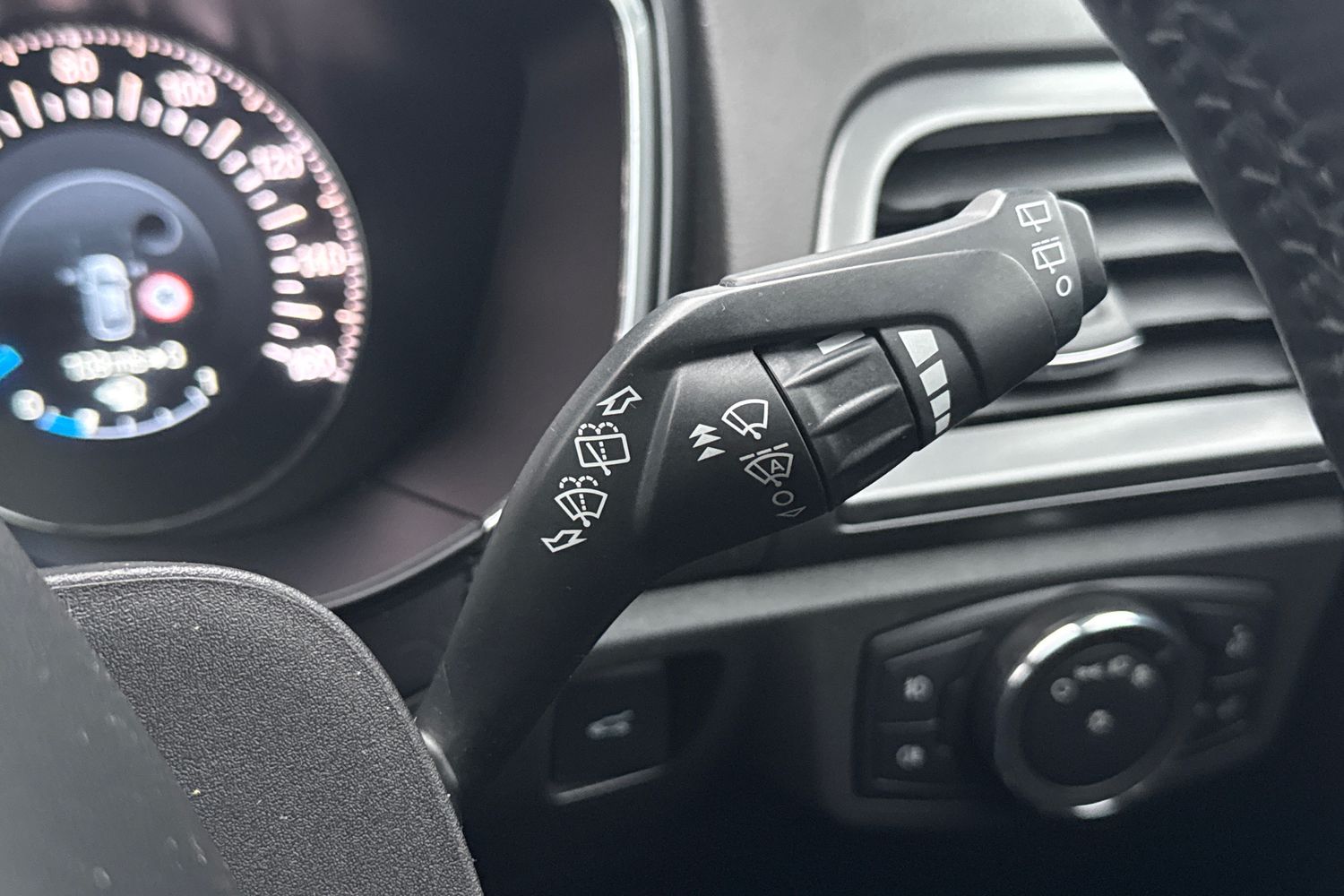 Used Ford Mondeo 2015 for sale - 76774529: Photo 28