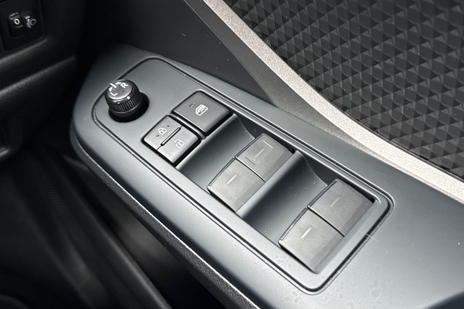 Used Toyota C-HR 2023 for sale - 77429467: Photo 37