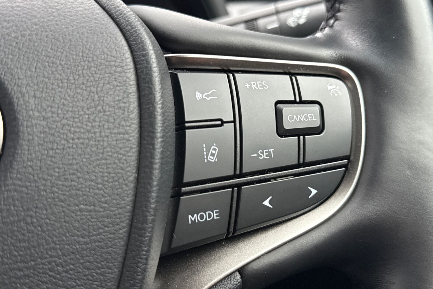 Used Lexus UX 2023 for sale - 77686823: Photo 40