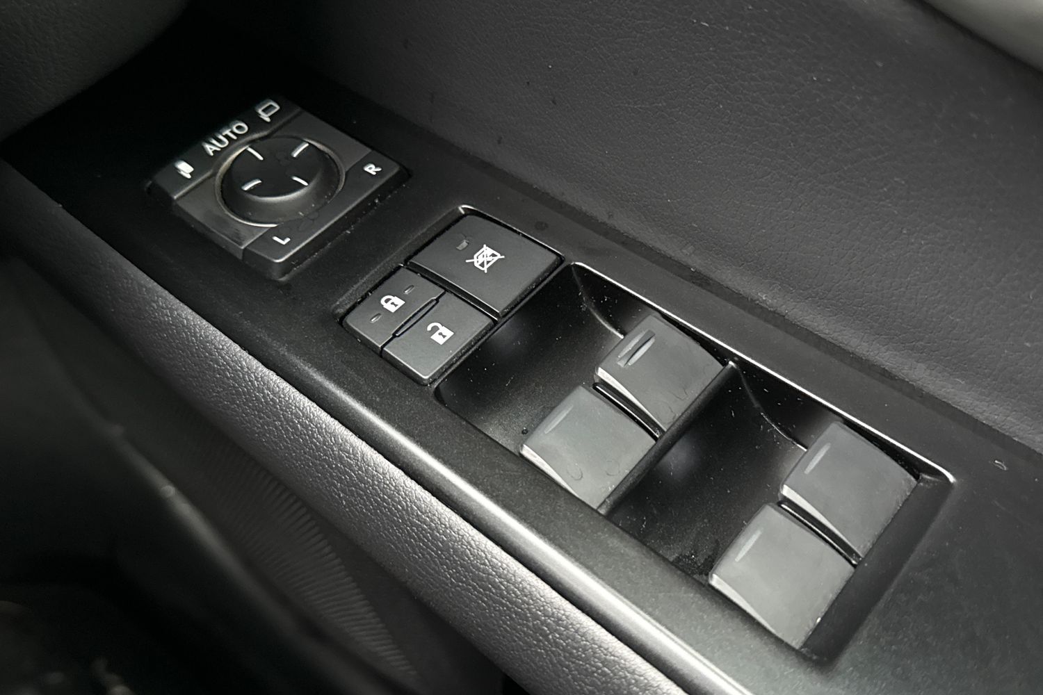 Used Lexus UX 2023 for sale - 77686823: Photo 44