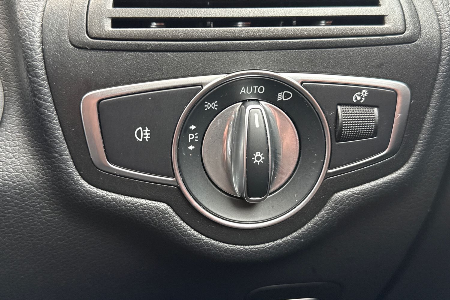 Used Mercedes-Benz GLC 2020 for sale - 78043476: Photo 43