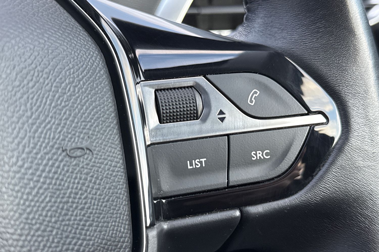 Used Peugeot 5008 2022 for sale - 76902606: Photo 43