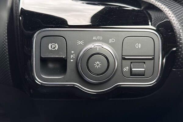 Used Mercedes-Benz A-Class 2018 for sale - 76197689: Photo 36